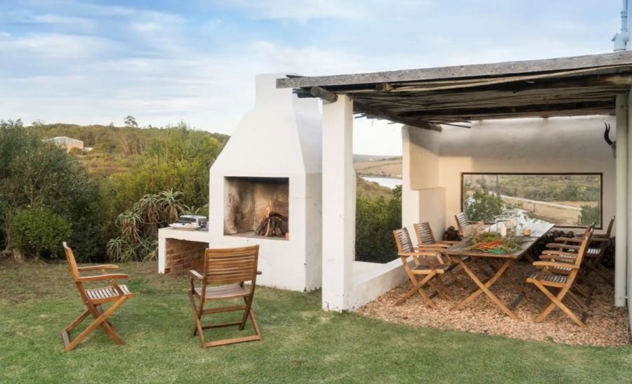 6 Bedroom Property for Sale in Stilbaai Rural Western Cape